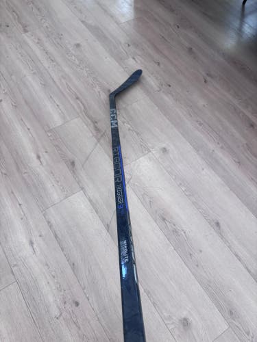 Intermediate CCM Ribcor Trigger 9 Pro Right Handed Hockey Stick P28 55 Flex (Used)