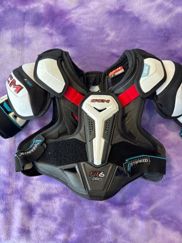 Medium Junior CCM JetSpeed FT6 Pro Shoulder Pads (Used)