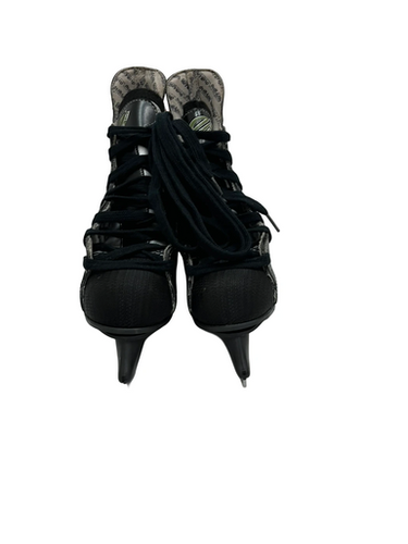 Used CCM EDGE 4.1 Junior Hockey Skate Junior 04 11692-S000148027