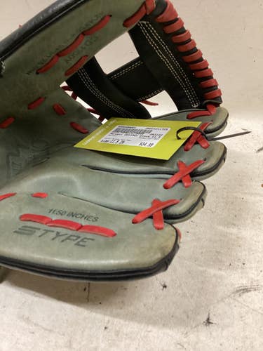 Used Marucci CD1150Y BB/SB Glove RH Throw Black And Red 11 1/2" 11725-S000498001