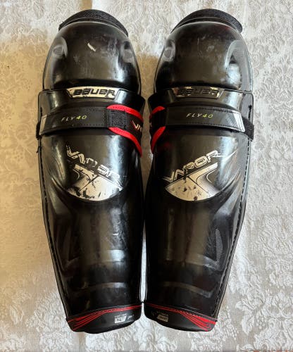 Intermediate Bauer Vapor 14" Shin Pads (Used)