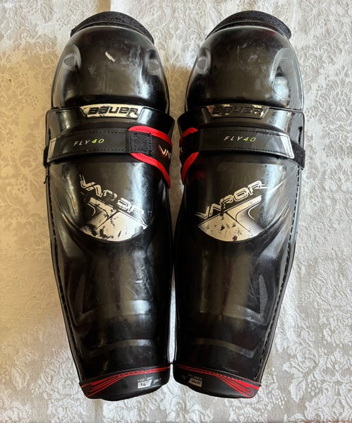 Intermediate Bauer Vapor 14" Shin Pads (Used)