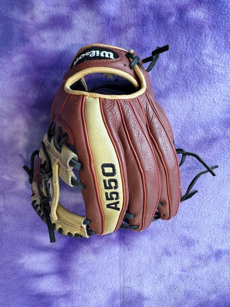 Brown Wilson A550 RH Infield Baseball Glove 11" (Used)