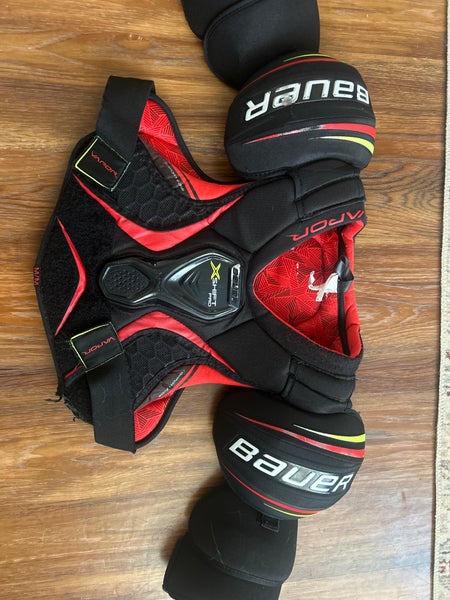 Men's Medium Senior Bauer Vapor X-Shift Pro Shoulder Pads (Used)