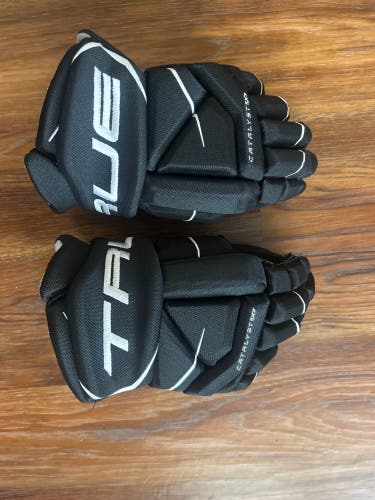 True Catalyst 5x3 Gloves 13" (Used)
