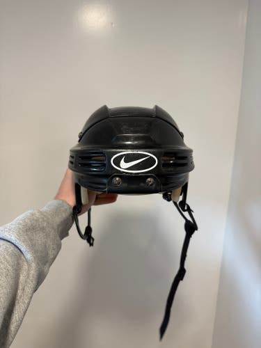 Medium Nike Bauer 4500 Helmet (Used)
