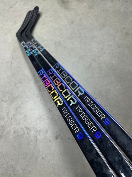 3 PACK 75 Flex P90TM Senior CCM RibCor Trigger 9 Right Hand Hockey Stick Pro Stock (New)
