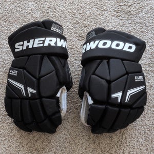 Sher-Wood Rekker Legend 4 Gloves 13" (Used)