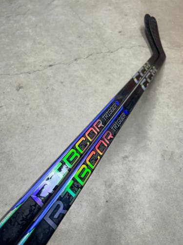2 PACK 75 Flex P28 Senior CCM RibCor Trigger 9 Left Hand Hockey Stick Pro Stock (New)