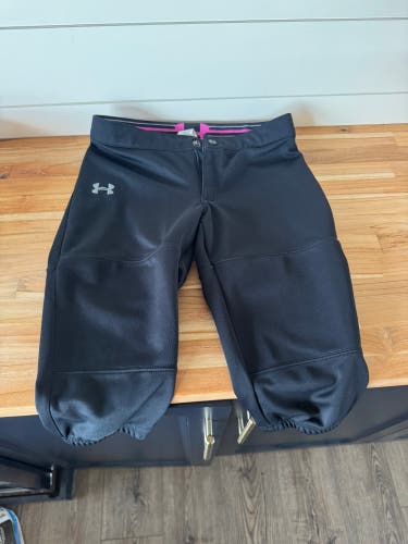 Black Youth Medium Under Armour Game Pants