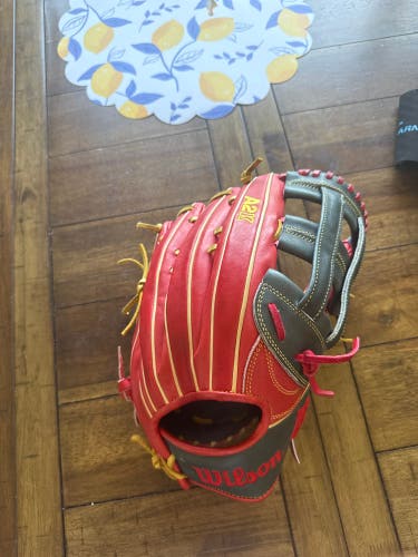 2023 Wilson A2K RH Outfield Baseball Glove 12.75" (Used)
