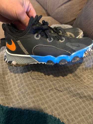 Black Men's 2Y (Big Kids / Youth) Youth Nike Shoes (Used)