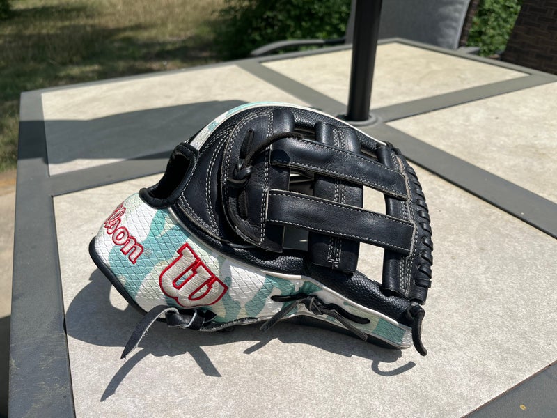 Pro issue Wilson A2K RH Baseball Glove 12in