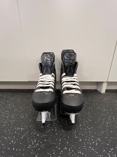 True Catalyst Pro Hockey Skates 7.5 (New)