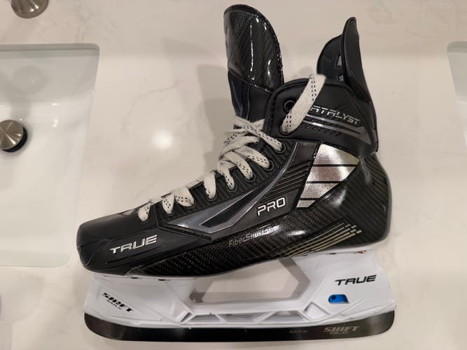 True Catalyst Pro Hockey Skates Extra Wide Width Pro Stock 11 (Used)