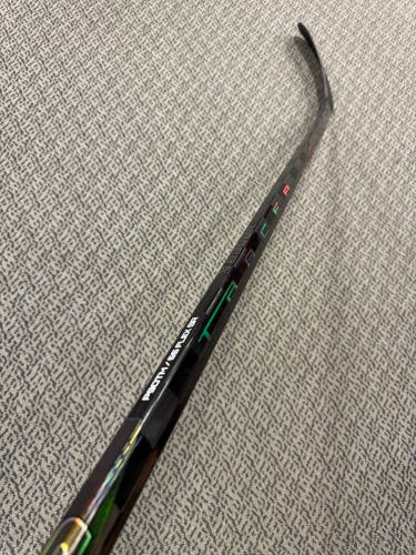 Senior Black Bauer Nexus Tracer Right Handed Hockey Stick P90TM 65 Flex (New)