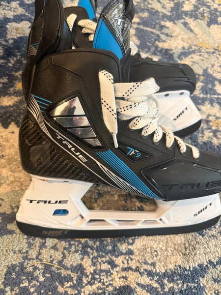 2021 True TF9 Hockey Skates Regular Width 8.5 (Used)