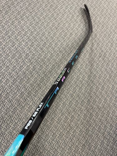 Intermediate Teal Bauer Nexus Tracer Right Handed Hockey Stick P28 65 Flex (New)