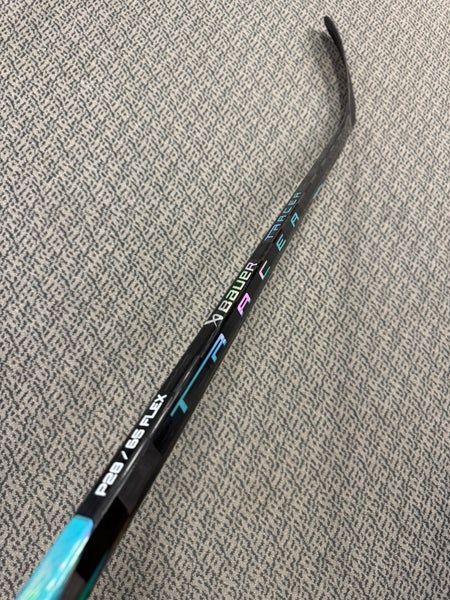 Intermediate Teal Bauer Nexus Tracer Right Handed Hockey Stick P28 65 Flex (New)