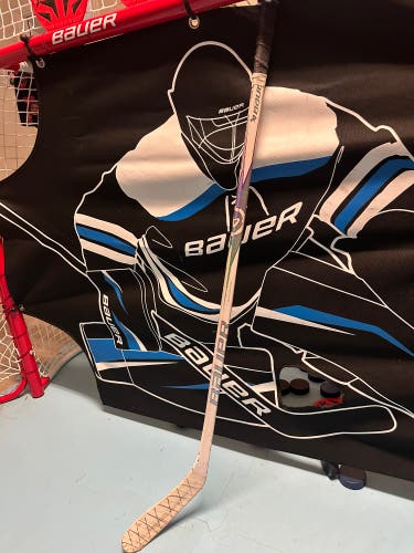 Junior Bauer Proto2 Right Handed Hockey Stick P28 30 Flex (Used)