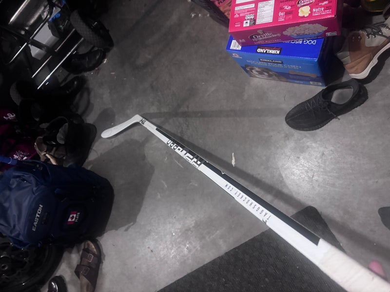 Senior Extra Lite Taggs Hockey RPG Pro white Left Hand Hockey Stick P28 70 Flex Pro Stock (Used)