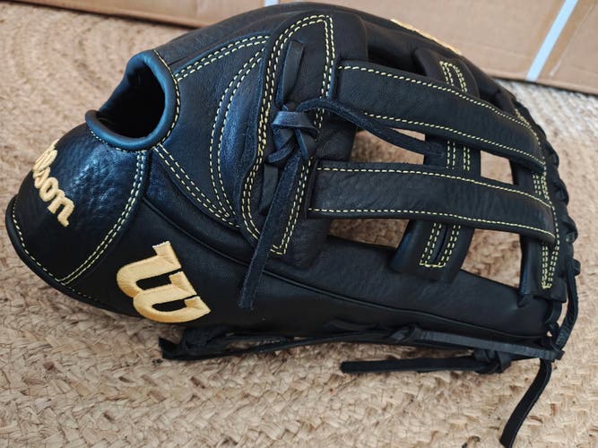 Wilson A950 RH Softball Glove 14" (New)