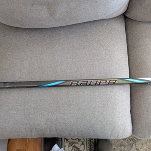 Youth Bauer Nexus Tracer Right Handed Hockey Stick P92 34 Flex (Used)
