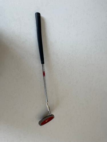 Nike OZ Right Handed Putter (Used)