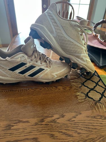 White Men's Size M 10.5 (W 11.5) Adidas Low Top (Used)