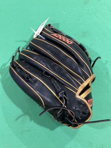 Wilson A2000 RH Outfield Softball Glove 12.5" (Used)