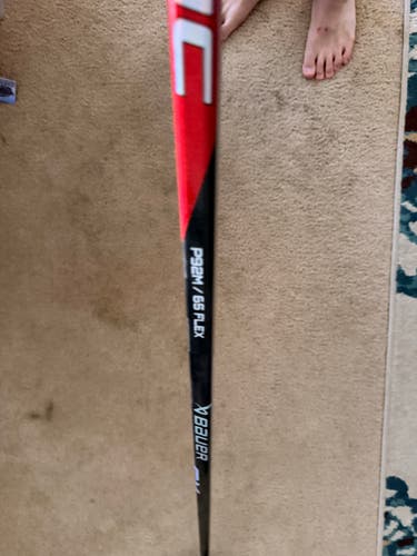 BROKEN Intermediate Bauer Right Handed Hockey Stick P92M 65 Flex (Used)