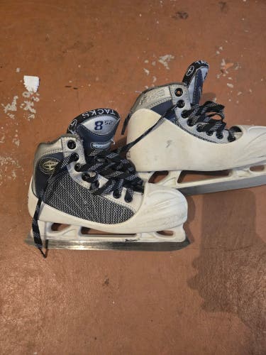 CCM Tacks 852 Hockey Goalie Skates Regular Width Size 2 (Used)