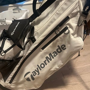 Men's TaylorMade FlexTech Lite Bag (Used)