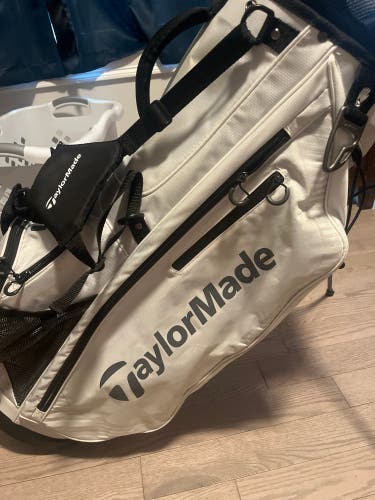 Men's TaylorMade FlexTech Lite Bag (Used)