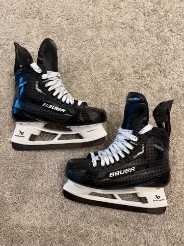 New Bauer Supreme Mach Hockey Skates Pro Stock Left 9 3/4 Right 9 1/4 sizes