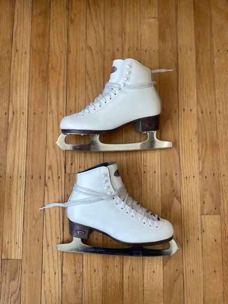 Riedell Sapphire 121 Boot & Blade Size 6.5 Wide