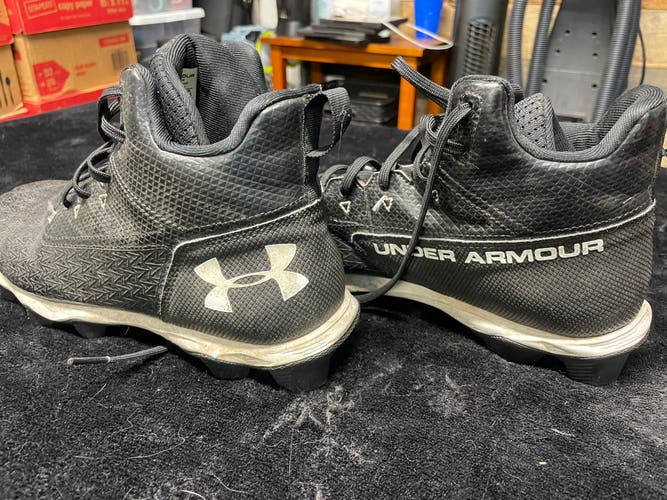 Black Kid's 7Y (Big Kids / Youth) Under Armour (Used)