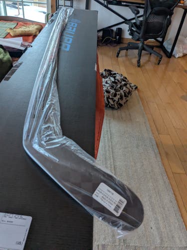 Intermediate Bauer Pulse Right Handed Hockey Stick P28 50 Flex Pro Stock (New)