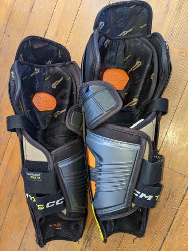 Senior CCM Tacks AS-V Pro 14" Shin Pads (Used)