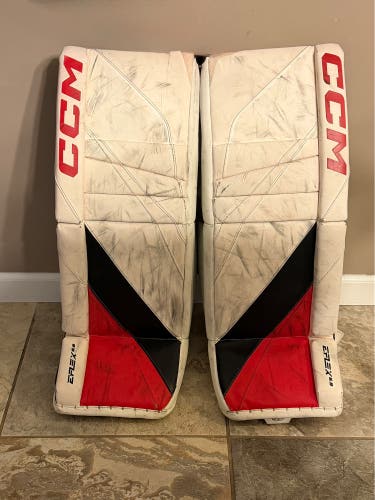 31" CCM EFlex 6.9 Goalie Leg Pads
