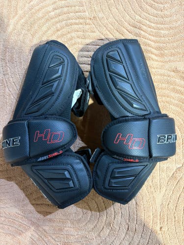 Medium Adult Brine Triumph HD Arm Pads (Used)