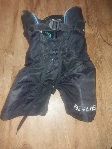 Junior Small Bauer Hockey Pants (Used)