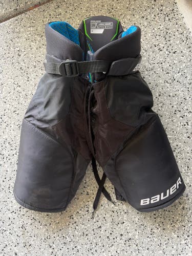 Men's Junior Large Bauer X Hockey Pants (Used)