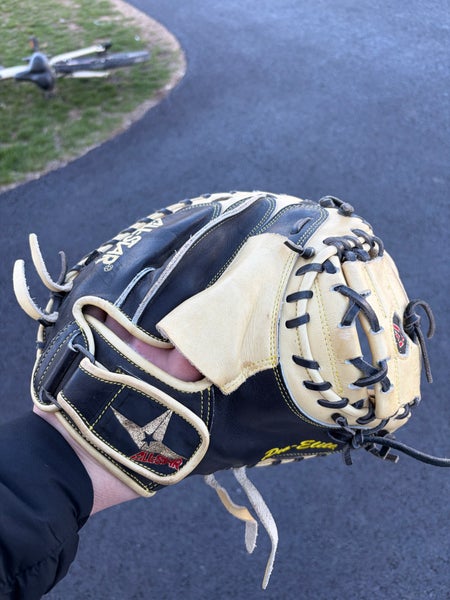 2025 All Star CM3000SBT RH Catcher's Baseball Glove 32.5" (Used)