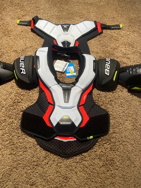 Men's Large Senior Bauer Vapor Hyperlite Shoulder Pads (New)
