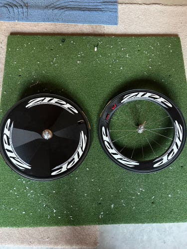 Zipp Speed Weaponry Wheelset: 808 Firecrest Front & 900 Carbon Disc Rear (Tubular)