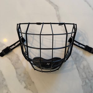 Bauer True Vision Full Cage- Small (Used 3x)