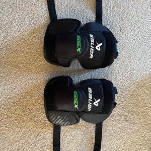 Bauer GSX youth goalie Knee pad  (Used)