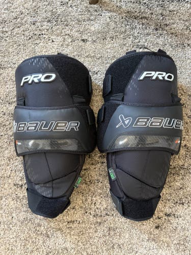 Bauer Pro SR knee pads