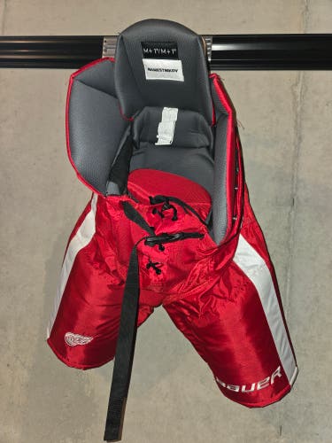 Detroit Red Wings Medium +1 Bauer Nexus Pro Hockey Pants (Used)